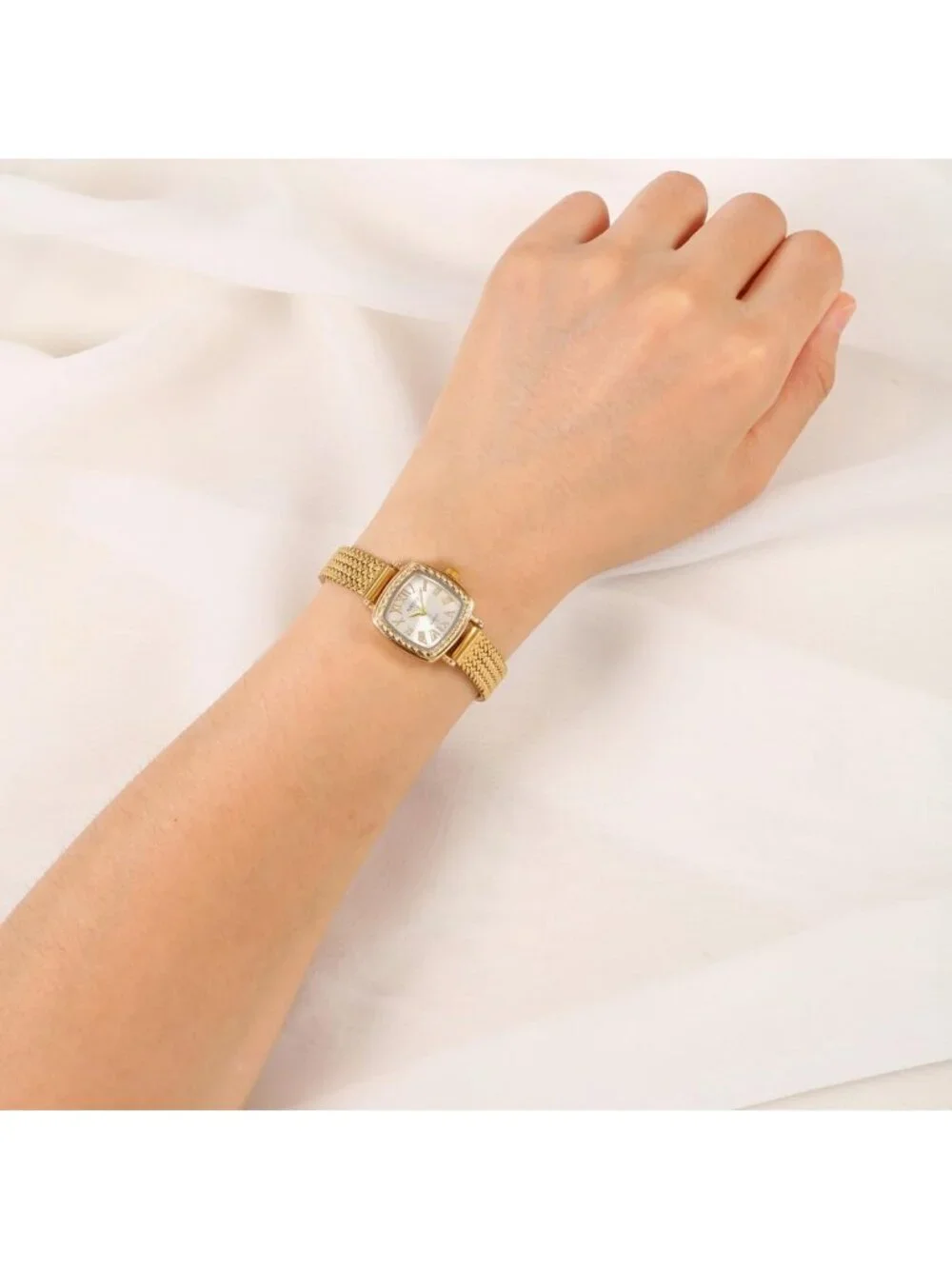Women's Gold Analog Quartz Vintage Square Alloy Steel Roman Numeral Wrist Watch